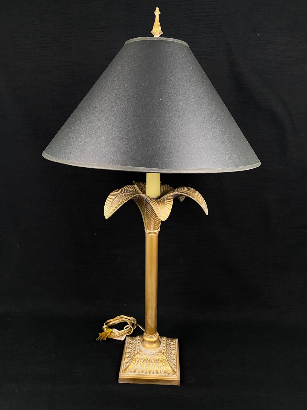 Gold palm-leaf table lamp