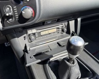 Six-speed manual shifter and center console of the S2000